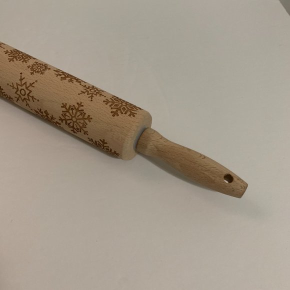 Etched Wooden Rolling Pin Snowflake Pattern Holiday Time Christmas Baking - Picture 3 of 3